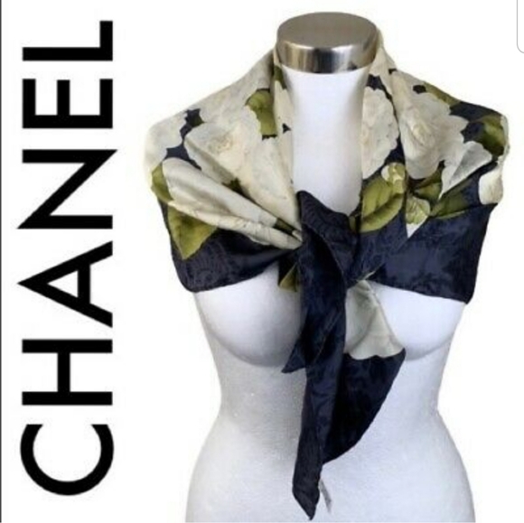 β€GIFT π Remarkable Vintage Chanel Twil Silk Scarf